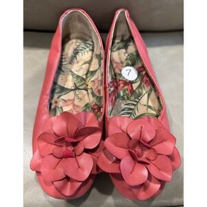 B.O.C. Born Concept Peony flats Size 7 coral color with flower